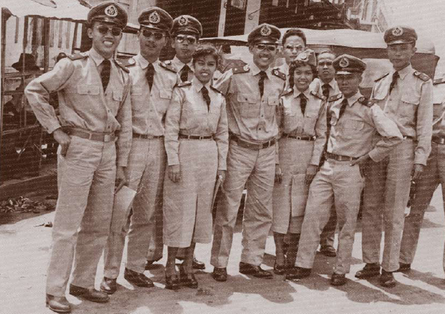 Pejabat imigrasi pada masa awal keimigrasian Indonesia.